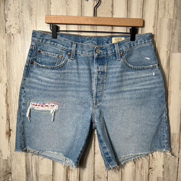 Levis 501150th‎ Blue Denim Jorts Bermuda Patch Raw Hem Womens Size 32 - Picture 1 of 8
